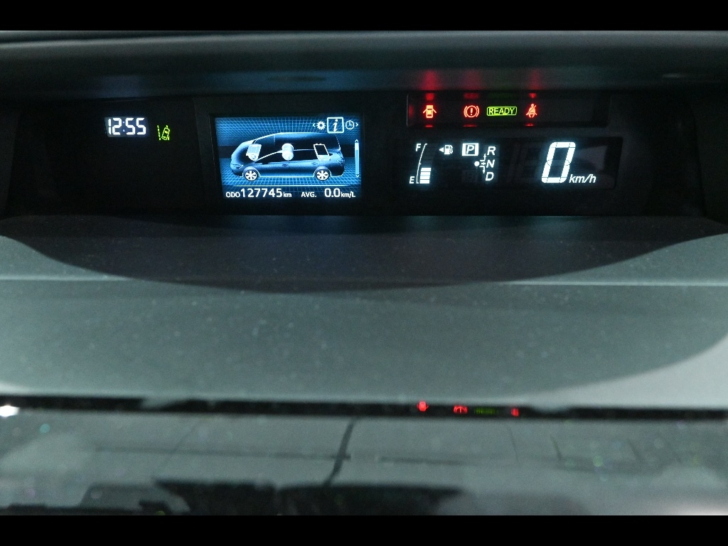 TOYOTA PRIUS ALPHA 2016