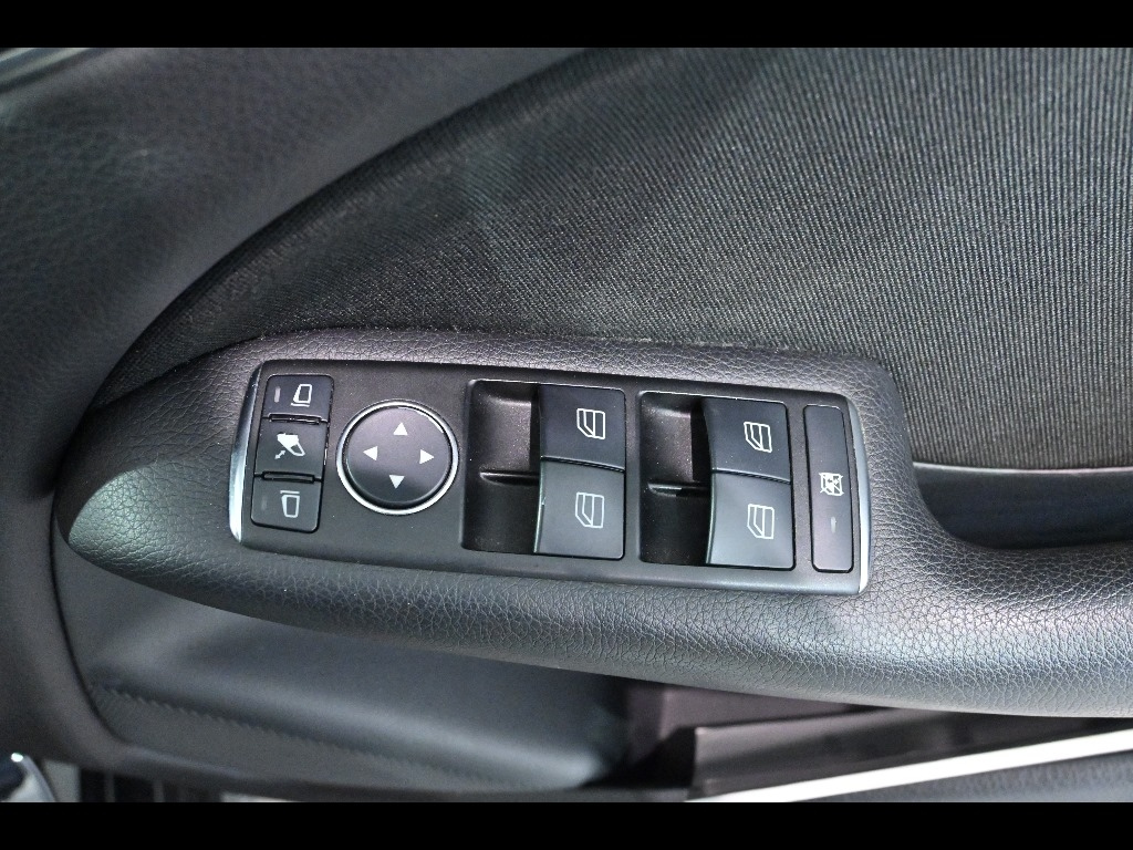 MERCEDES BENZ B CLASS 2012