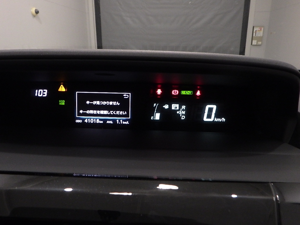 TOYOTA PRIUS ALPHA 2017