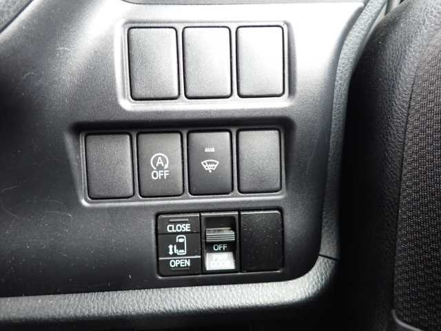 TOYOTA NOAH 2018