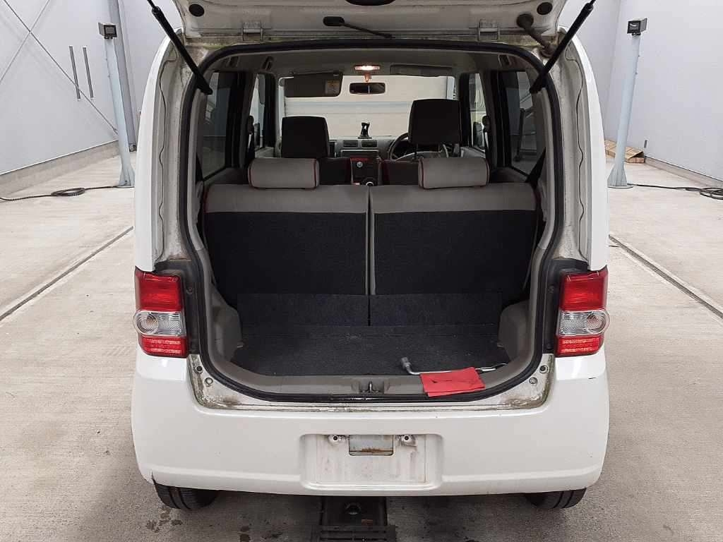 TOYOTA PIXIS SPACE 2012