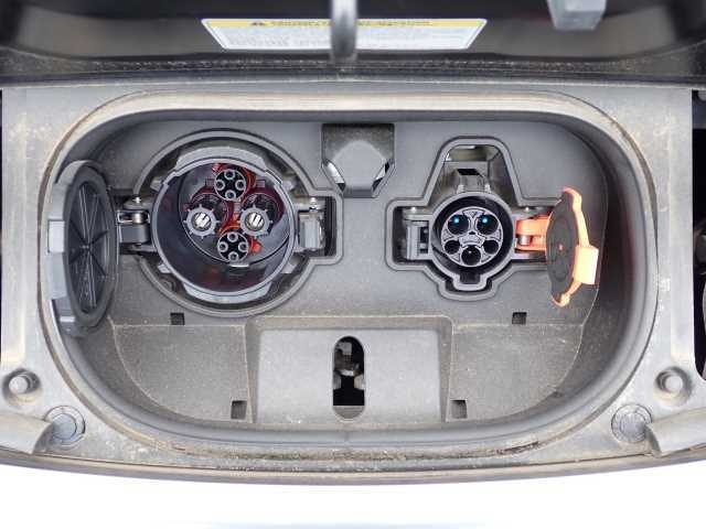 NISSAN LEAF 2018