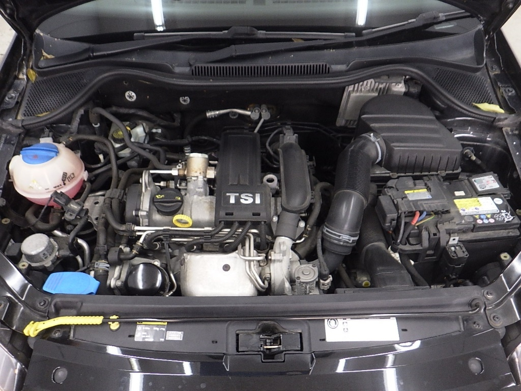 VOLKSWAGEN POLO 2014
