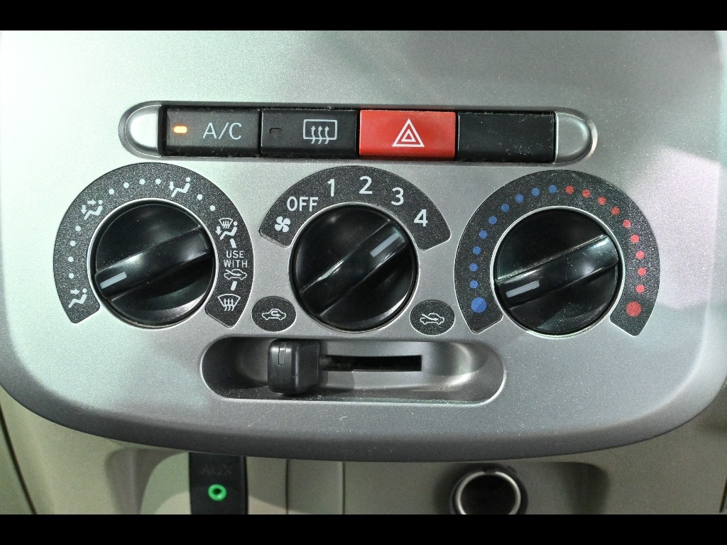 DAIHATSU TANTO 2011