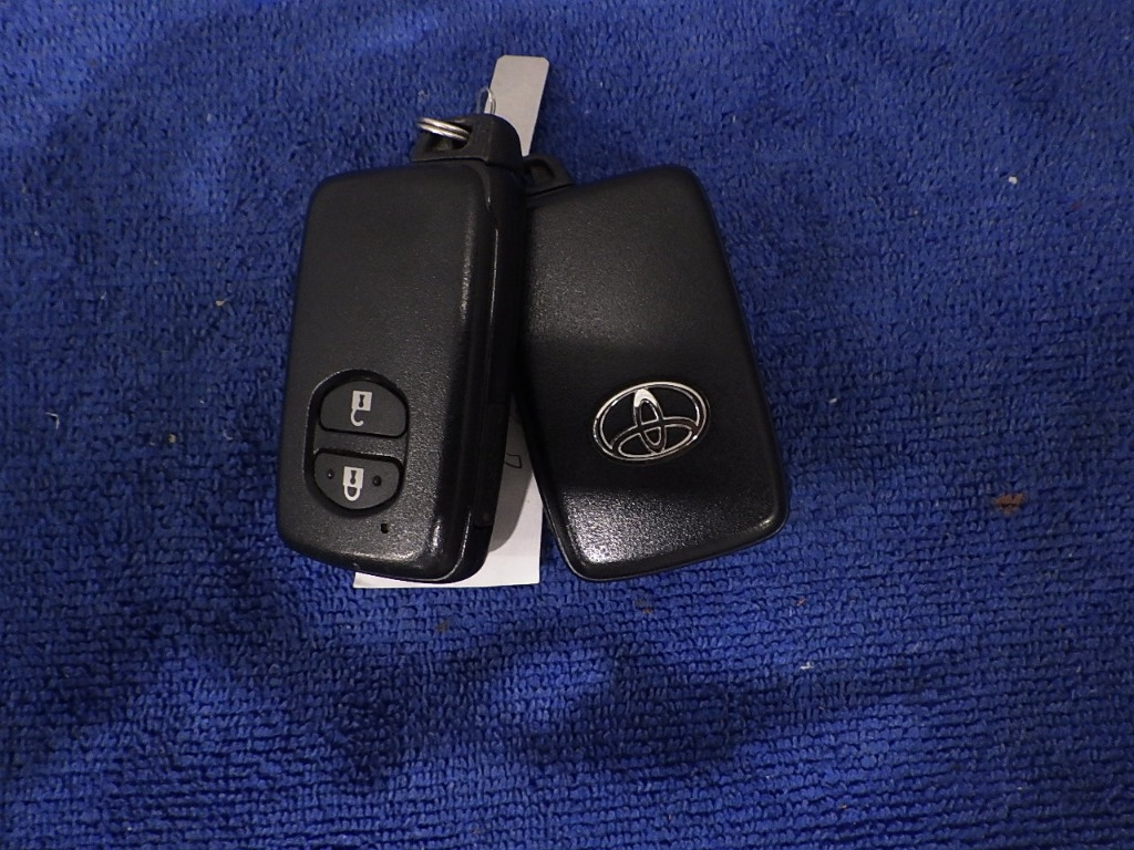 TOYOTA RACTIS 2012
