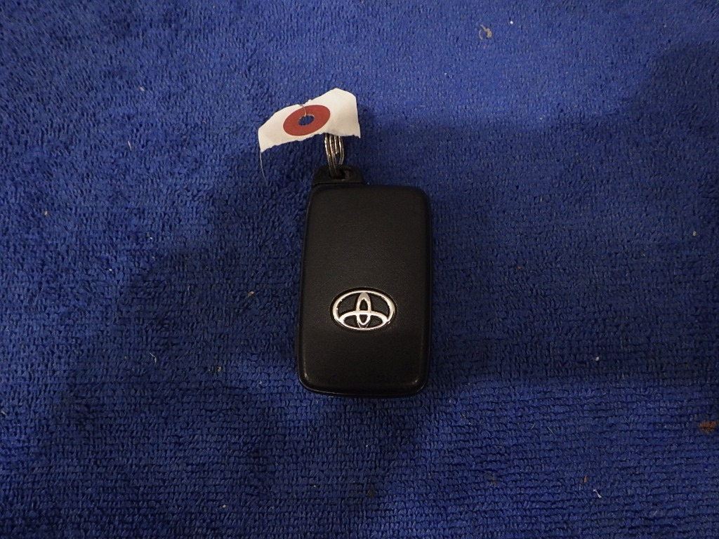 TOYOTA VITZ 2013