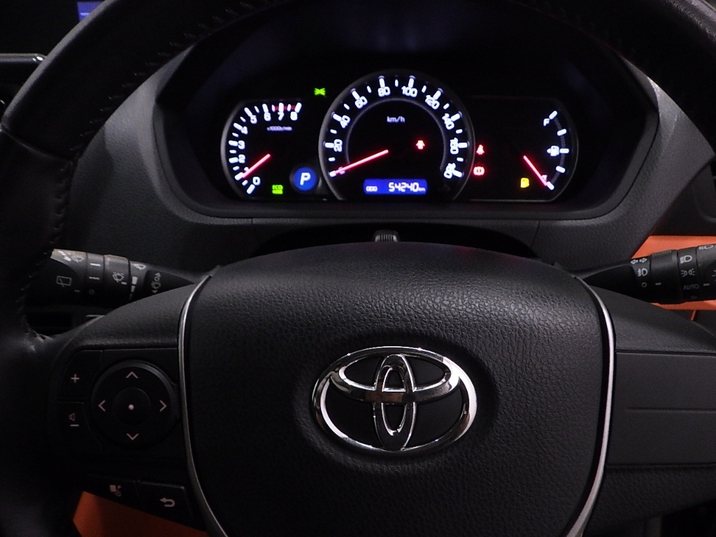 TOYOTA VOXY 2015