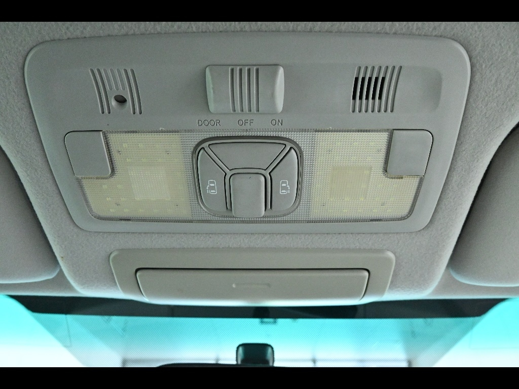 TOYOTA ESTIMA 2011