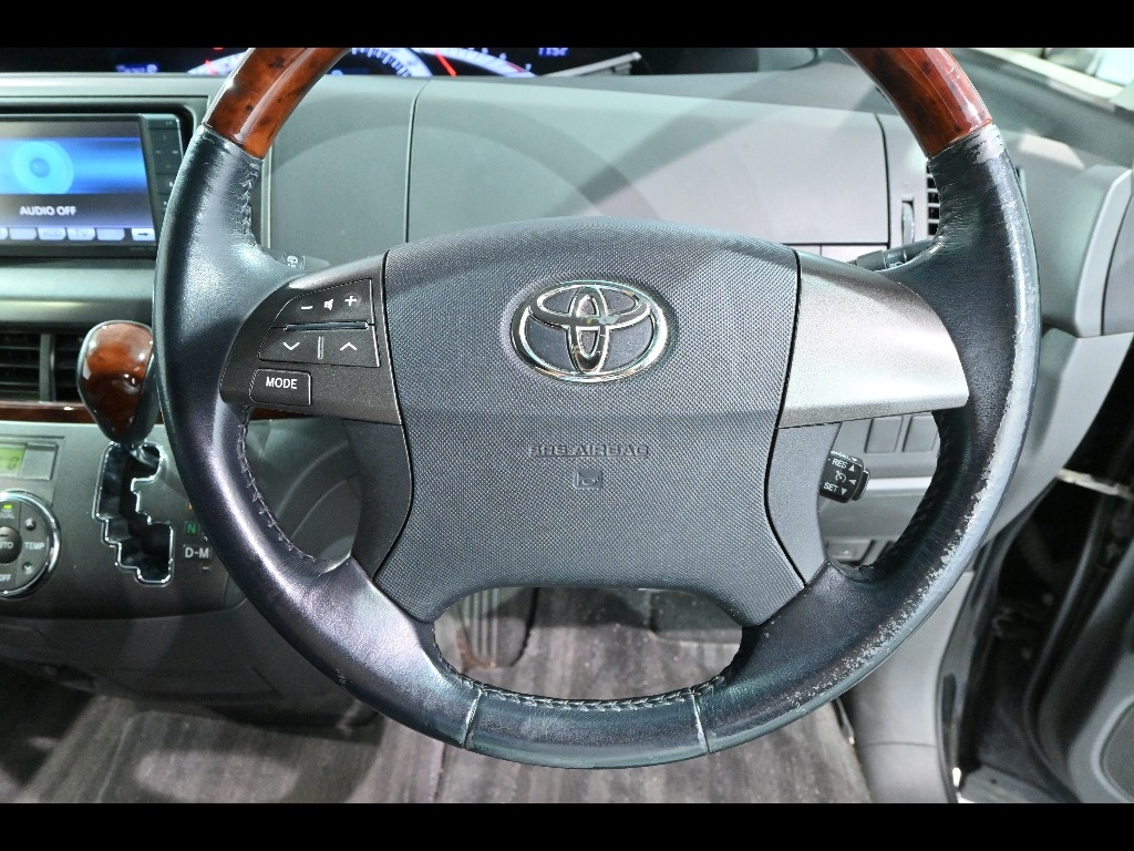 TOYOTA ESTIMA 2011