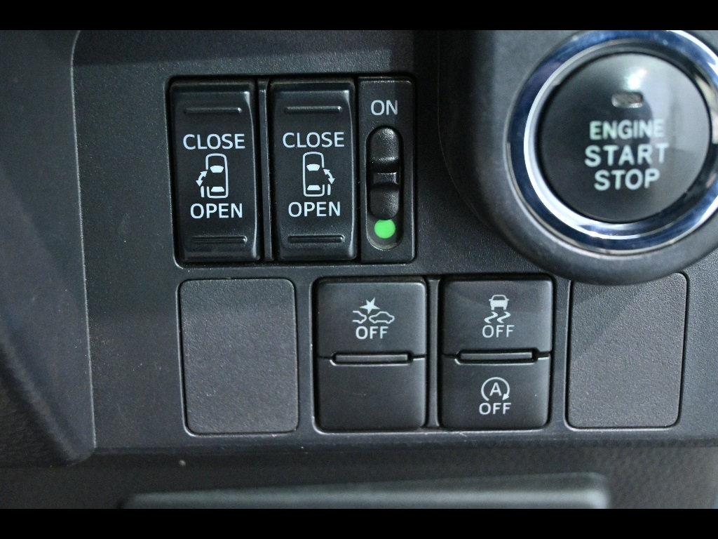 TOYOTA TANK 2018