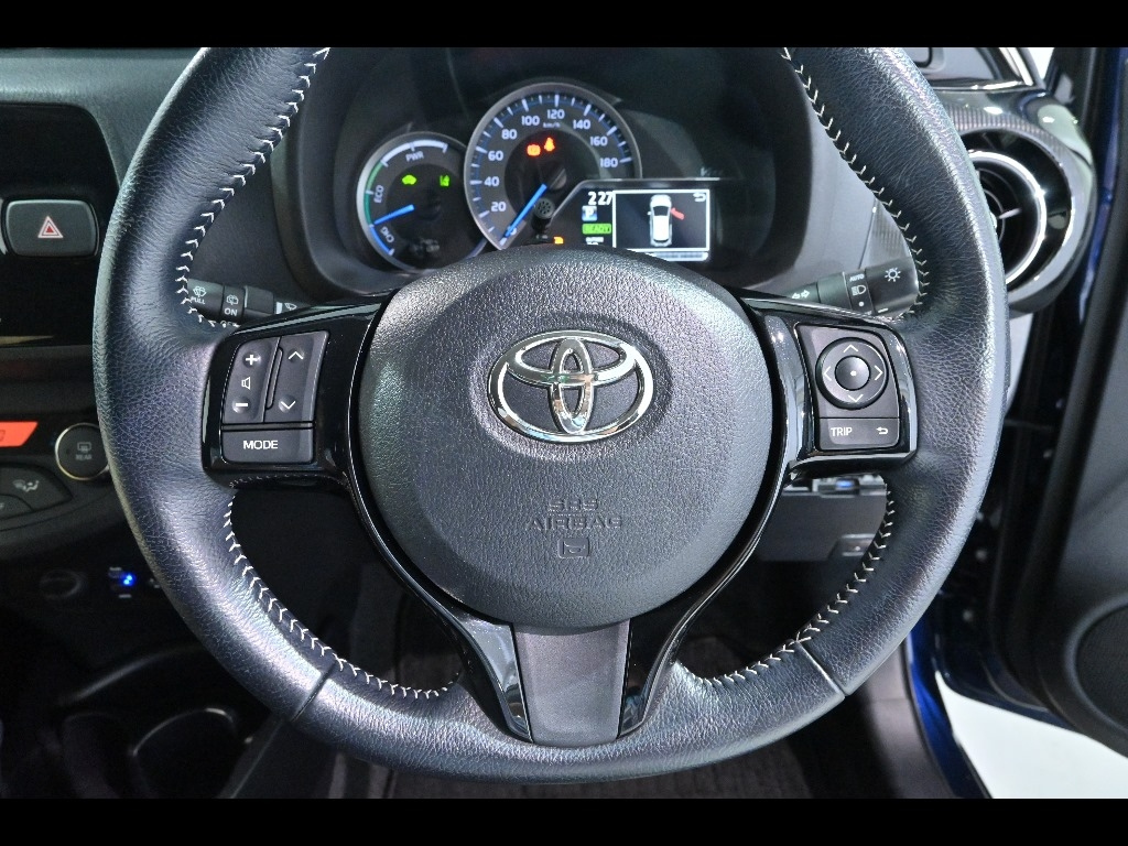 TOYOTA VITZ 2017