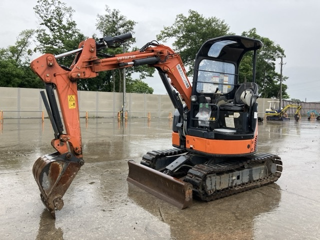 HITACHI ZX30UR-3 2015