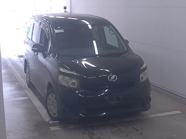 TOYOTA VOXY 2008
