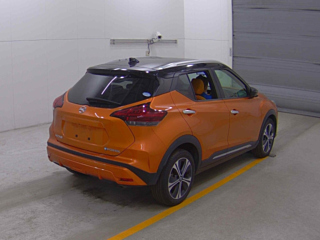 NISSAN KIX 2022