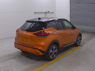 NISSAN KIX 2022