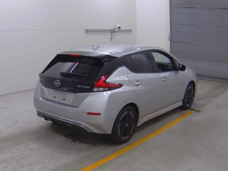 NISSAN LEAF 2022