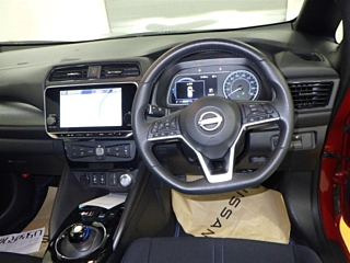 NISSAN LEAF 2022