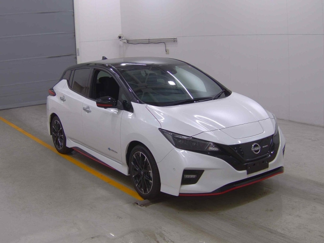 NISSAN LEAF 2022
