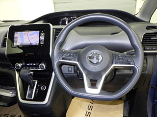 NISSAN SERENA 2017