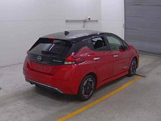 NISSAN LEAF 2022
