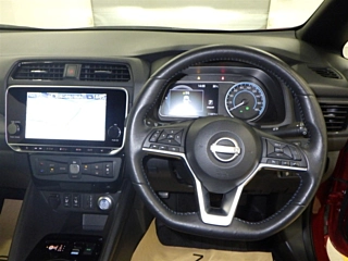 NISSAN LEAF 2022