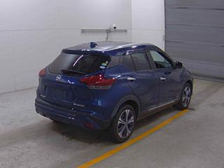 NISSAN KIX 2020