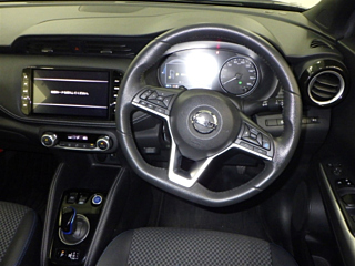 NISSAN KIX 2020