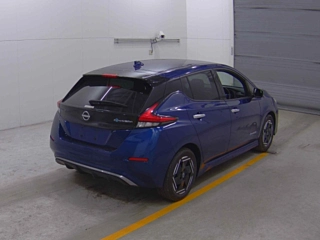 NISSAN LEAF 2022
