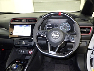 NISSAN LEAF 2022
