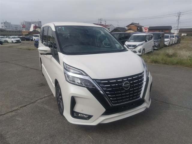 NISSAN SERENA