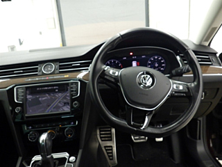 VOLKSWAGEN PASSAT VARIANT 2017