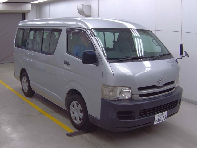 TOYOTA HIACE 2009