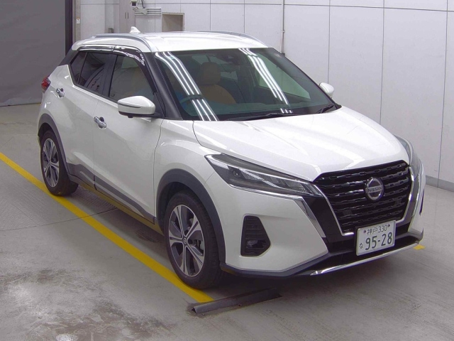 NISSAN KIX 2021