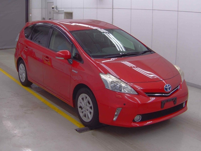TOYOTA PRIUS ALPHA 2012