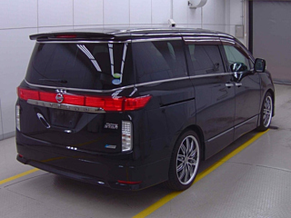 NISSAN ELGRAND 2010
