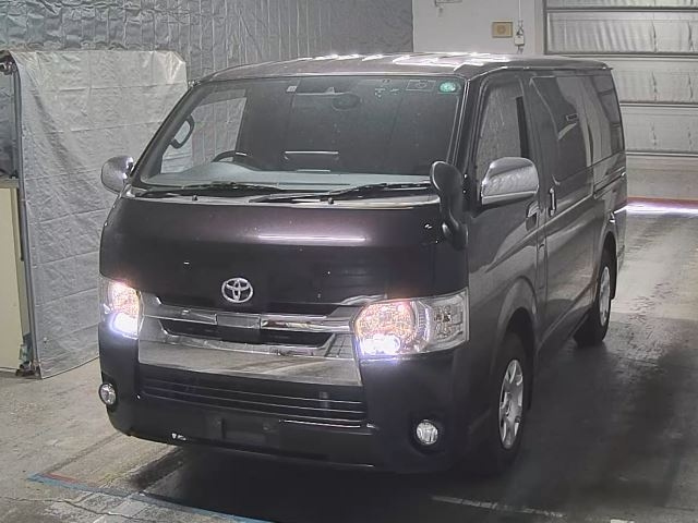 TOYOTA HIACE VAN 2019