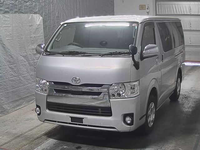 TOYOTA HIACE VAN 2020