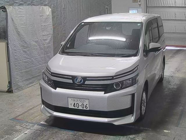 TOYOTA VOXY 2017