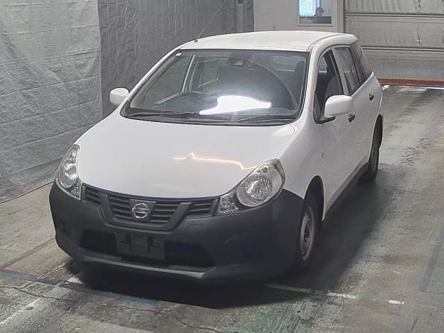 NISSAN AD 2018