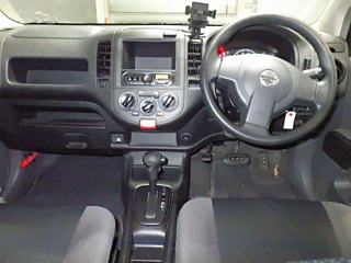 NISSAN AD 2018