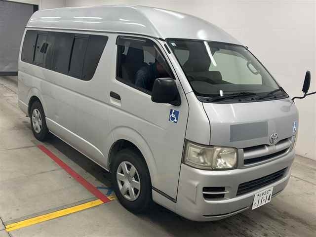 TOYOTA REGIUS ACE VAN