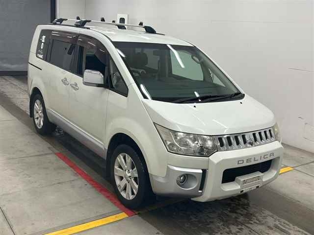 MITSUBISHI DELICA D5 2010