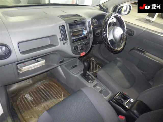 NISSAN AD 2009