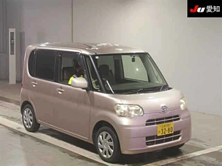 DAIHATSU TANTO 2011