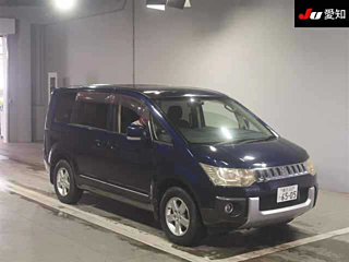 MITSUBISHI DELICA D5 2011