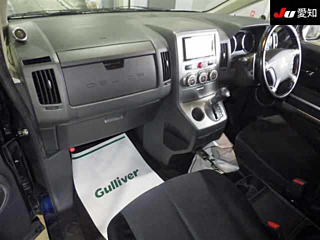 MITSUBISHI DELICA D5 2011