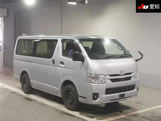 TOYOTA HIACE VAN 2023