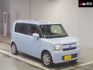 TOYOTA PIXIS SPACE 2011