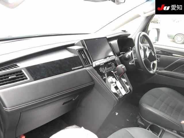 MITSUBISHI DELICA D5 2024