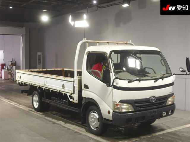 TOYOTA DYNA